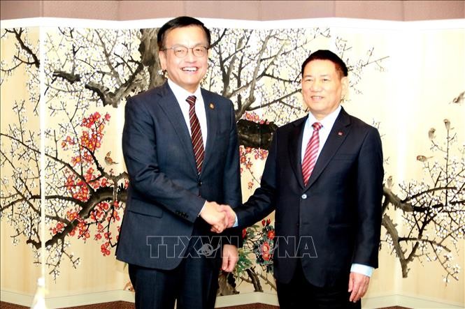 Le ministre vietnamien des finances en visite en République de Corée - ảnh 1