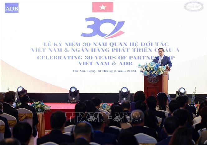Pham Minh Chinh à la cérémonie célébrant les 30 ans du partenariat Vietnam-BAD - ảnh 1