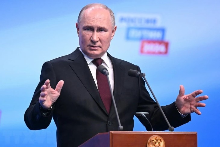 Vladimir Poutine, réélu largement à la présidentielle, dévoile les priorités pour son nouveau mandat - ảnh 1