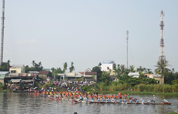 Quang Nam: Course de bateaux sur la rivière de Tam Ky - ảnh 1