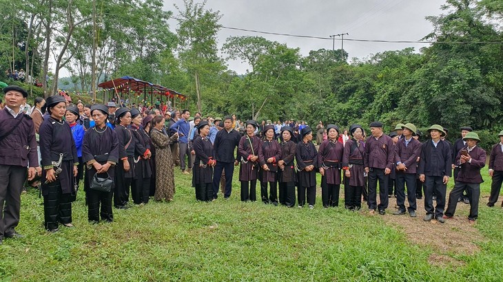 Le marché de l'amour de Xuân Duong: Entre tradition et tourisme - ảnh 2