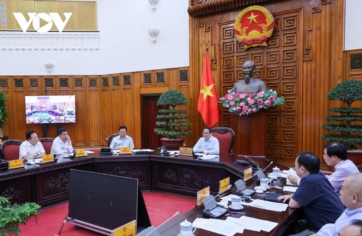 Pham Minh Chinh: il faut achever les lignes électriques 500 kV avant le 30 juin - ảnh 1