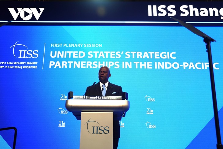 Dialogue de Shangri-La: Lloyd Austin met l’accent sur la coopération stratégique dans l’Indopacifique - ảnh 1
