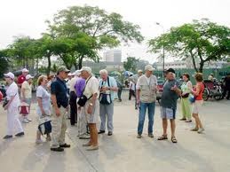 จำนวนนักท่องเที่ยวชาวต่างชาติที่มาเยือนเวียดนามเพิ่มขึ้นในเดือนเมษายนนี้ - ảnh 1