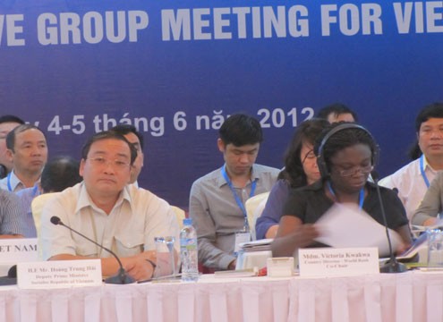 ปิดการประชุมกึ่งวาระนักอุปถัมภ์ให้แก่เวียดนาม 2012 - ảnh 1