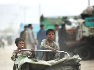 สหประชาชาติเรียกร้องให้เร่งรัดการขจัดความยากจน - ảnh 1