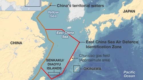 ญี่ปุ่นประท้วงการที่ประเทศจีนประกาศตั้งเขตป้องกันทางอากาศเหนือน่านฟ้าทะเลฮัวตุ้ง - ảnh 1