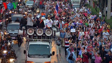 กปปส.ชุมนุมประท้วงต่อไปก่อนการเลือกตั้งวันที่ 2 กุมภาพันธ์ - ảnh 1