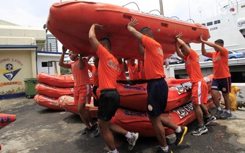เรือเฟอร์รีอับปางที่ฟิลิปปินส์ส่งผลให้มีผู้สูญหายอย่างน้อย 70 คน - ảnh 1