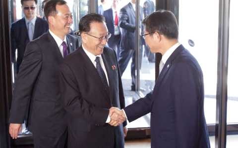 ประธานาธิบดีสาธารณรัฐเกาหลีเรียกร้องเปิดการสนทนาเป็นประจำกับสาธารณรัฐประชาธิปไตยประชาชนเกาหลี - ảnh 1