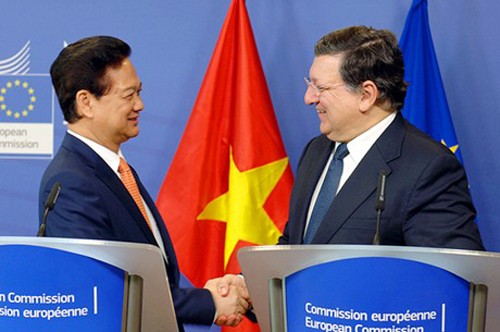 นายกรัฐมนตรีเหงียนเติ๊นหยุง : เวียดนามมีความประสงค์ที่จะขยายความสัมพันธ์ในทุกด้านกับอียู - ảnh 1