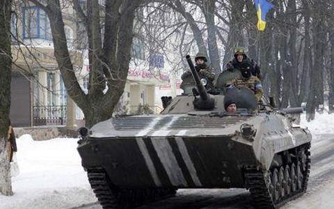 รัฐเซียปฏิบัติการฟื้นฟูยุทธนการทางทหารของกรุงเคียฟเป็นภัยคุกคามต่อการพบปะสุดยอดเกี่ยวกับยูเครน - ảnh 1