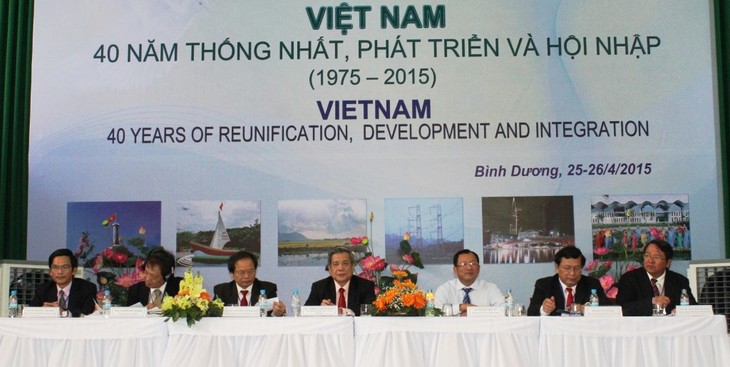 เวียดนาม – 40 ปีการรวมประเทศเป็นเอกภาพ พัฒนาและผสมผสานเข้ากับกระแสโลก - ảnh 1