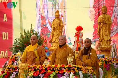 เทศกาลปฏิบัติศาสนกิจของพุทธศาสนาทั่วประเทศเวียดนามประจำปี 2015 - ảnh 1