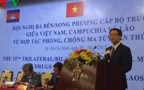 เวียดนาม กัมพูชาและลาวขยายความร่วมมือในการป้องกันและปราบปรามยาเสพติด - ảnh 1