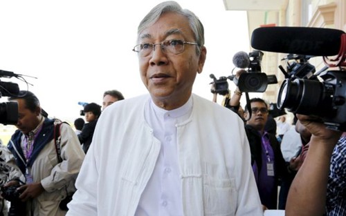 รัฐสภาพม่าอนุมัติรายชื่อรัฐมนตรีตามข้อเสนอของประธานาธิบดีคนใหม่ - ảnh 1