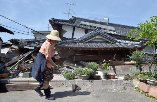 เหตุแผ่นดินไหวบนเกาะคีวชูของญี่ปุ่น - ảnh 1