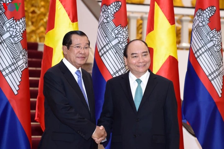 สมเด็จ ฮุนเซน นายกรัฐมนตรีกัมพูชาเสร็จสิ้นการเยือนเวียดนามด้วยผลสำเร็จอย่างงดงาม - ảnh 1
