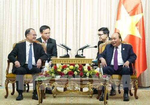 นายกรัฐมนตรีเวียดนาม เหงียนซวนฟุ๊ก พบปะทวิภาคีกับผู้นำประเทศต่างๆและผู้ประกอบการต่างประเทศ - ảnh 3