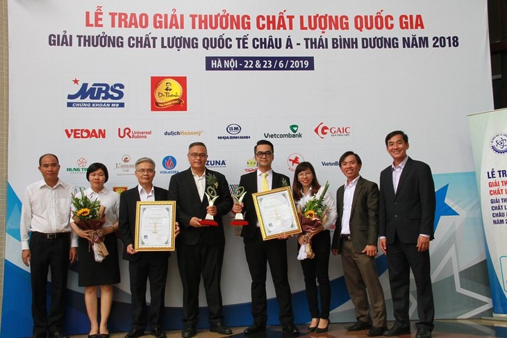 บริษัทเครือเจริญโภคภัณฑ์เวียดนามหรือซีพีวีรับรางวัลคุณภาพแห่งชาติเวียดนามสองรางวัล - ảnh 1