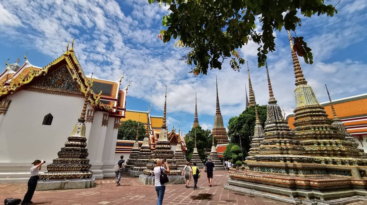 เยือนวัดโพธิ์ที่มีพระพุทธไสยาสน์ที่มีขนาดใหญ่เป็นอันดับ 3 ในประเทศไทย - ảnh 4