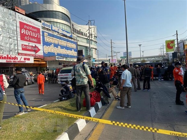 เหตุกราดยิงที่โคราช ประเทศไทย คนร้ายถูกวิสามัญฆาตกรรม - ảnh 1