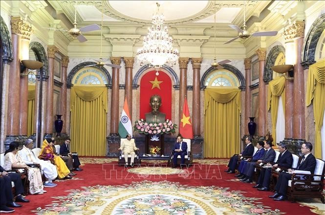 ผู้นำพรรค รัฐและสภาแห่งชาติเวียดนามให้การต้อนรับนาย Om Birla ประธานสภาล่างอินเดีย - ảnh 2