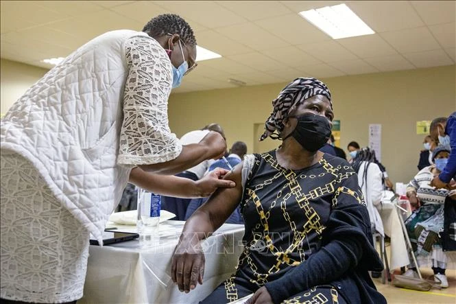 ที่ประชุม Gavi ให้คำมั่นสงวนเงินกว่า 1 พันล้านดอลลาร์สหรัฐเพื่อพัฒนาตลาดวัคซีนในแอฟริกา - ảnh 1