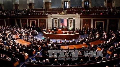 US Congress votes to restrain President Trump on Iran - ảnh 1
