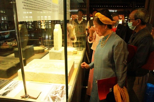 Exhibition showcases artifacts of founder of Nguyen Dynasty - ảnh 1
