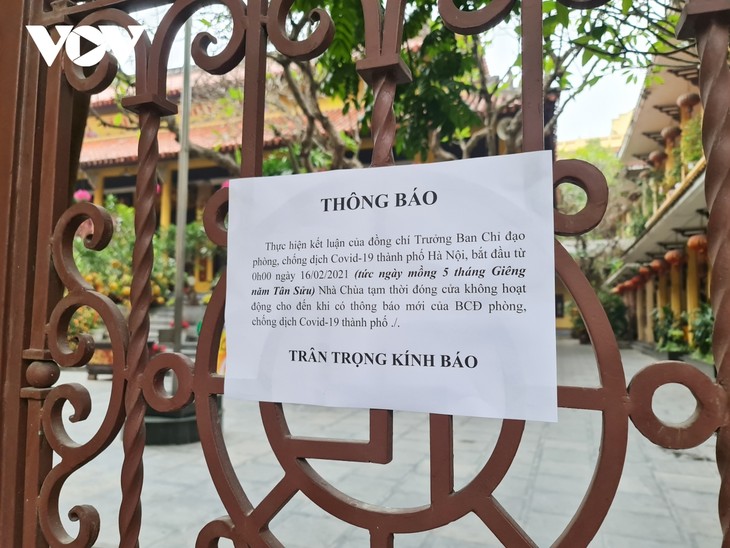 Temples, pagodas in Hanoi close during the COVID-19 pandemic - ảnh 8