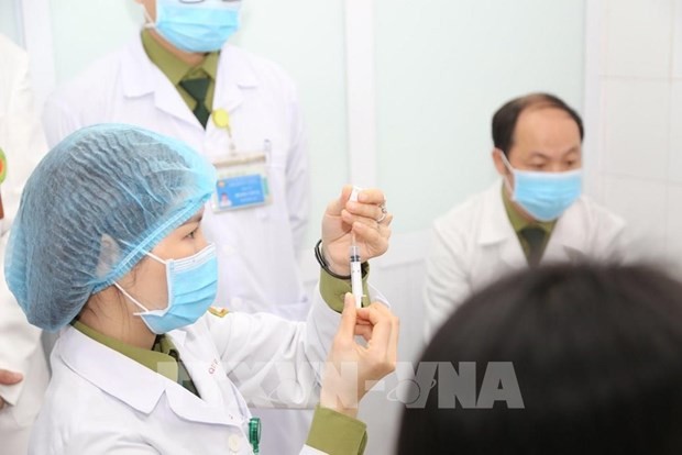 Vietnam completes first shots of Nano Covax in 2nd-stage human trials - ảnh 1