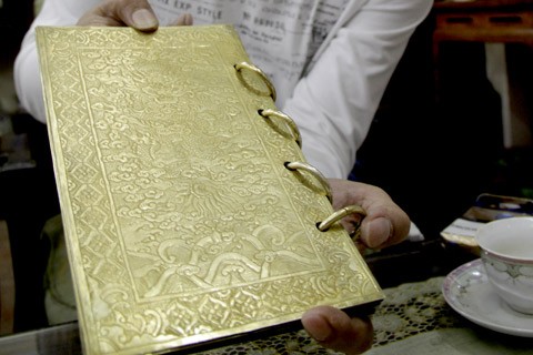 Sách cổ bằng vàng trở về Việt Nam sau hơn 100 năm lưu lạc - ảnh 6