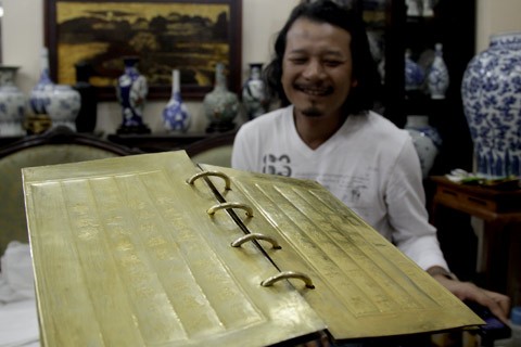 Sách cổ bằng vàng trở về Việt Nam sau hơn 100 năm lưu lạc - ảnh 1