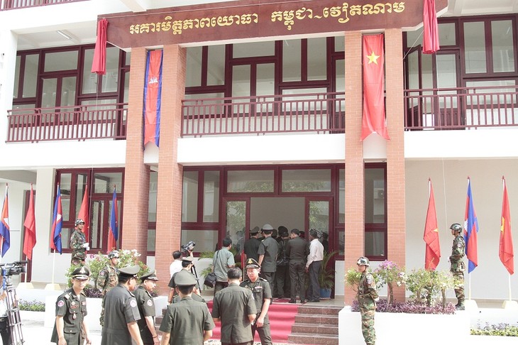 Khánh thành Nhà Hữu nghị quân đội Campuchia – Việt Nam - ảnh 2