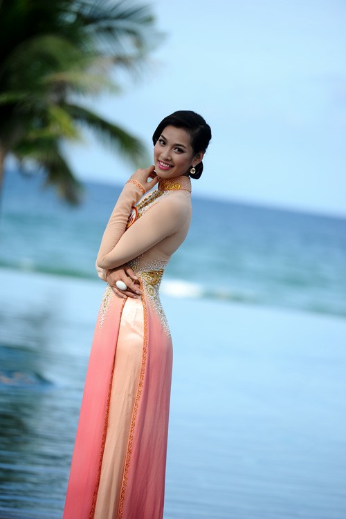 Người đẹp Hoa hậu Việt Nam trong trang phục áo dài  - ảnh 3