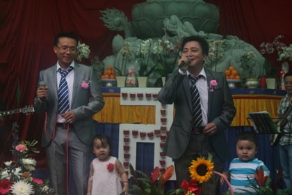 Người Việt ở Anh tổ chức trọng thể Đại Lễ Vu Lan Báo Hiếu phật lịch 2554 - ảnh 5
