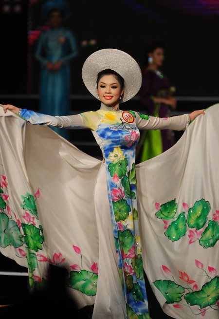 Đêm chung kết Hoa hậu Việt Nam 2012  - ảnh 4