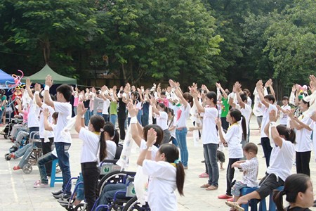 Độc đáo vũ điệu flashmob của người khuyết tật - ảnh 4