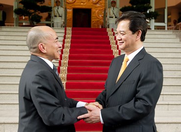 Chủ tịch nước đón và hội kiến với Quốc vương Campuchia  - ảnh 3