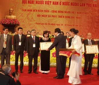 Hội nghị người Việt Nam ở nước ngoài lần thứ 2 thành công tốt đẹp - ảnh 2