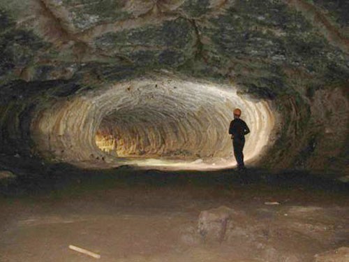 Phát hiện hang động nguồn gốc dung nham dài nhất Đông Nam Á ở Việt Nam - ảnh 1