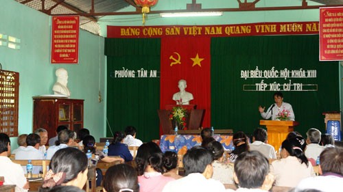 Cử tri  Bình Thuận mong muốn xử lý nghiêm nạn tham nhũng  - ảnh 1