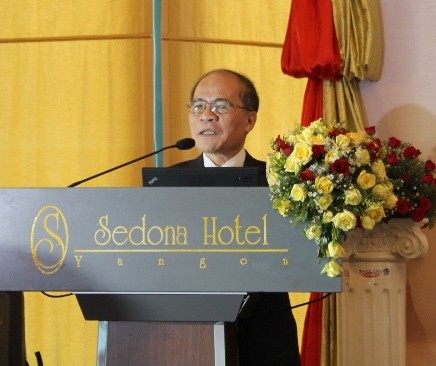 Chủ tịch Quốc hội Nguyễn Sinh Hùng dự hội thảo về công nghệ thông tin và thăm Chùa Vàng ở Myamar  - ảnh 1