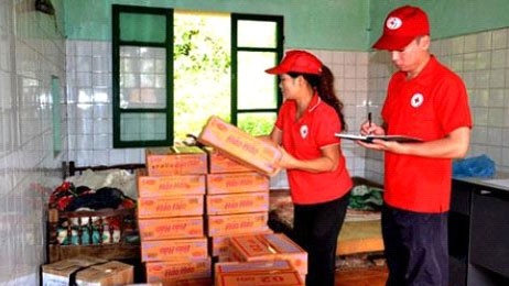Hội Chữ thập đỏ Việt Nam hỗ trợ các gia đình bị lũ quét - ảnh 1