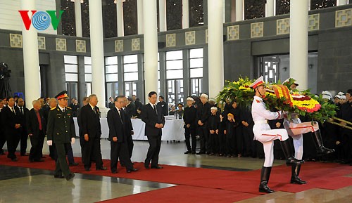 Tổ chức lễ viếng theo nghi thức quốc tang Đại tướng Võ Nguyên Giáp - ảnh 5
