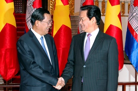 Thủ tướng Campuchia và phu nhân kết thúc tốt đẹp chuyến thăm chính thức Việt Nam  - ảnh 1