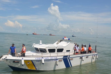 Cả nước đồng lòng cùng lực lượng Cảnh sát biển và Kiểm ngư Việt Nam giữ vững chủ quyền biển đảo - ảnh 1