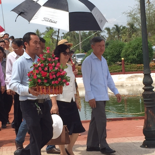 Lễ dâng hương tại khu lưu niệm Chủ tịch Hồ Chí Minh tại khu di tích Xiêng Vang - ảnh 2