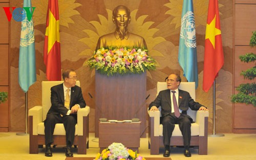 Chủ tịch Quốc hội tiếp thân mật Tổng thư ký Liên hợp quốc Ban Ki Moon - ảnh 1